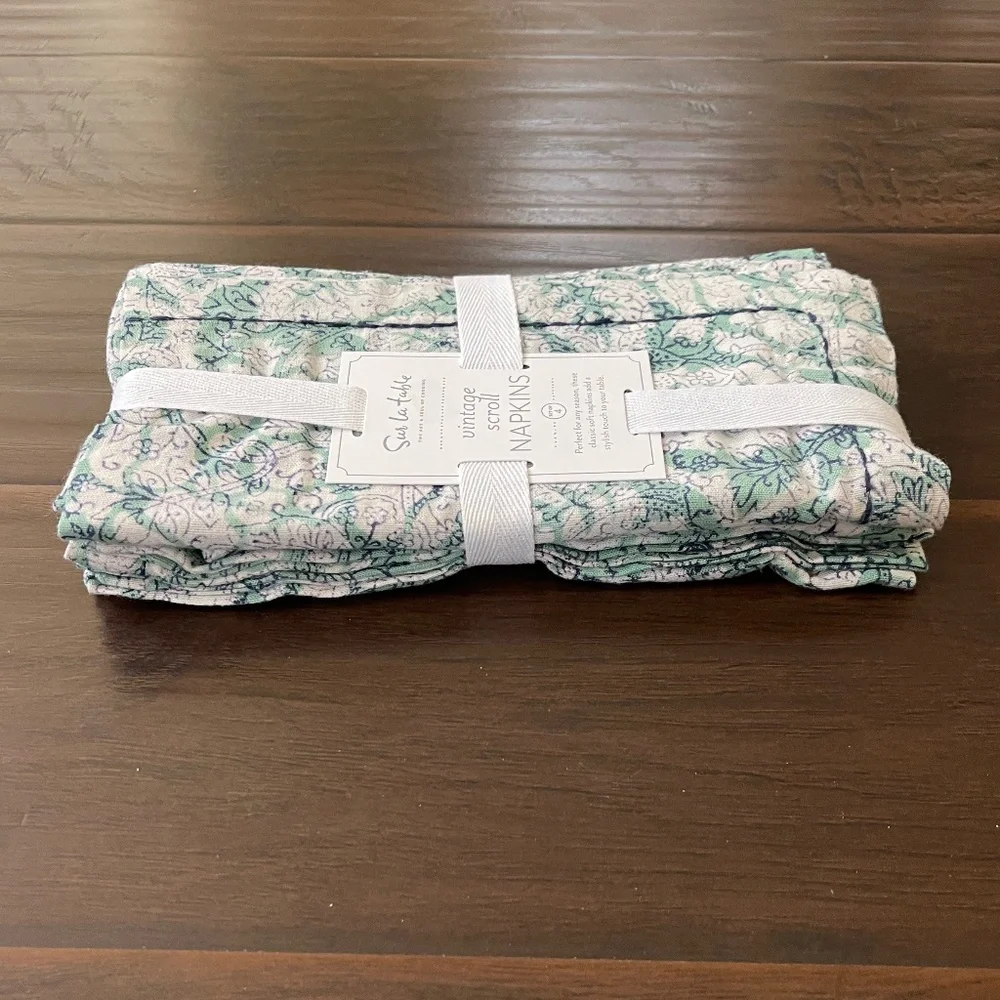 Sur La Table vintage scroll Blue Teal Cloth Napkins 20